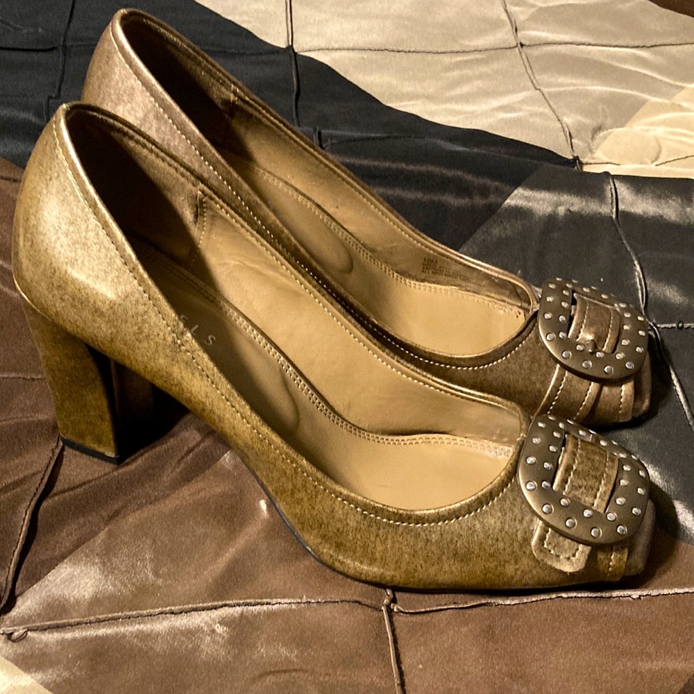 Nickels bronze heels size 10